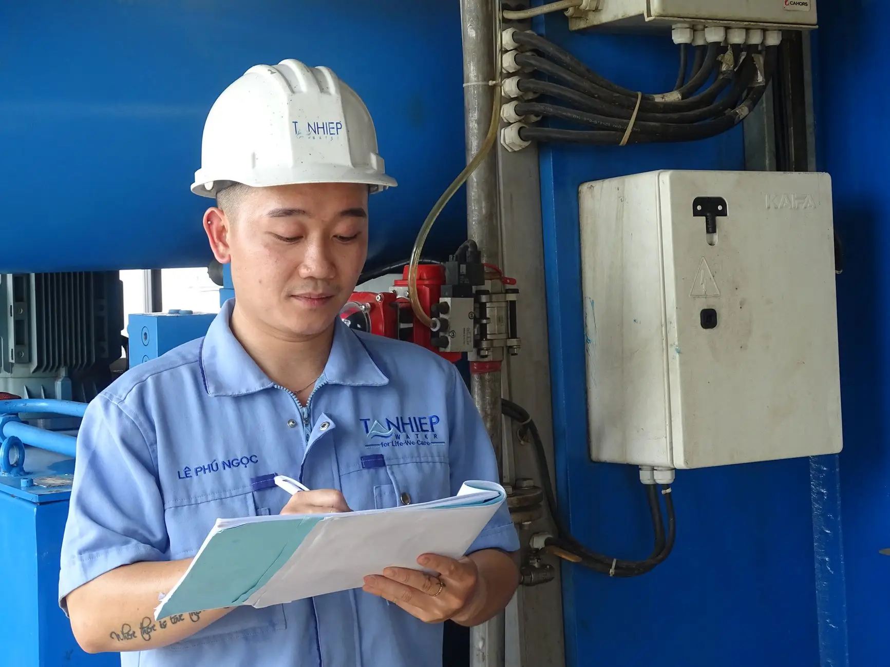 单梁与双梁桥式起重机选型对比：承载能力与适用工况详解正文配图 2